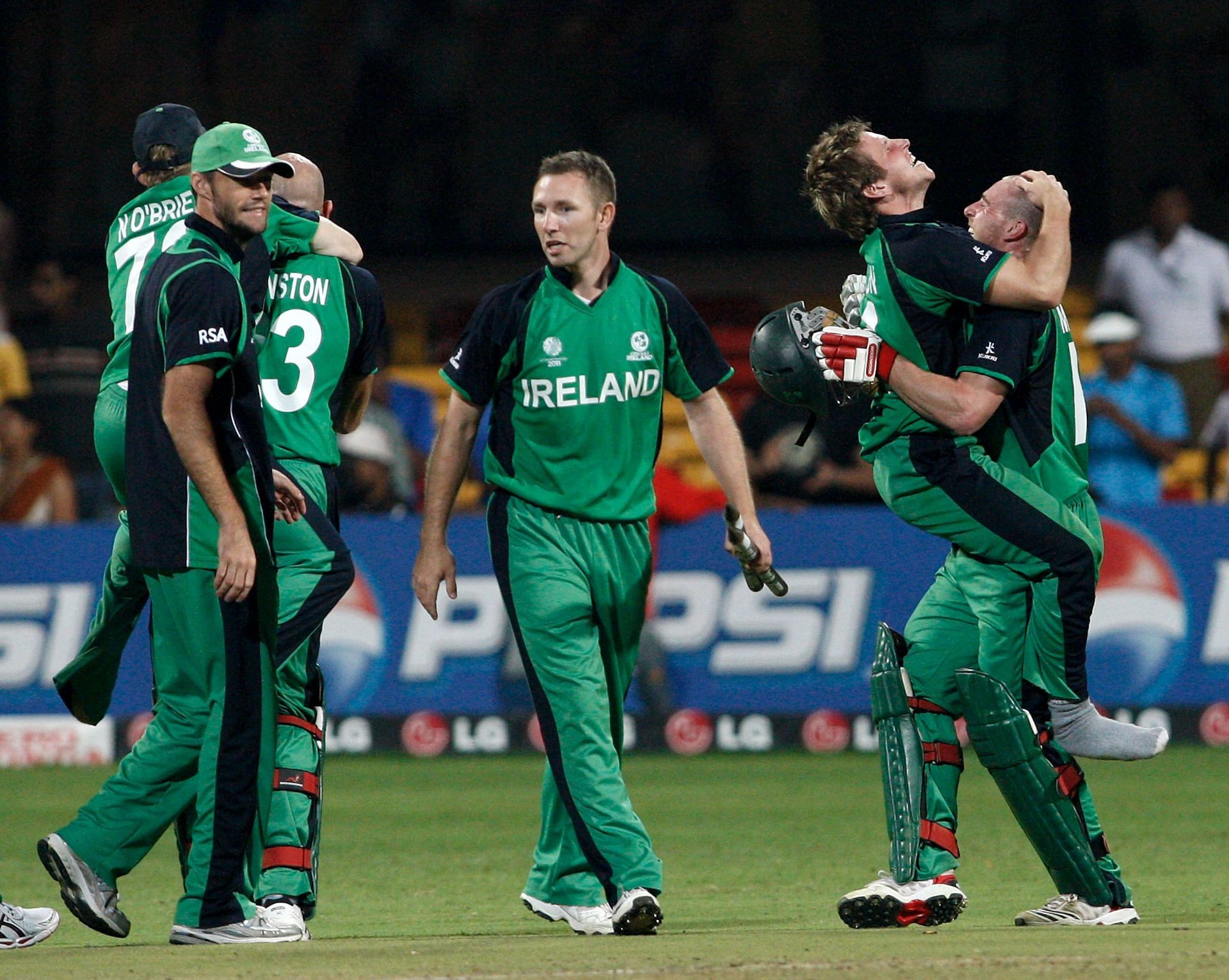Ireland players in jubilation after beating England [Getty Images]