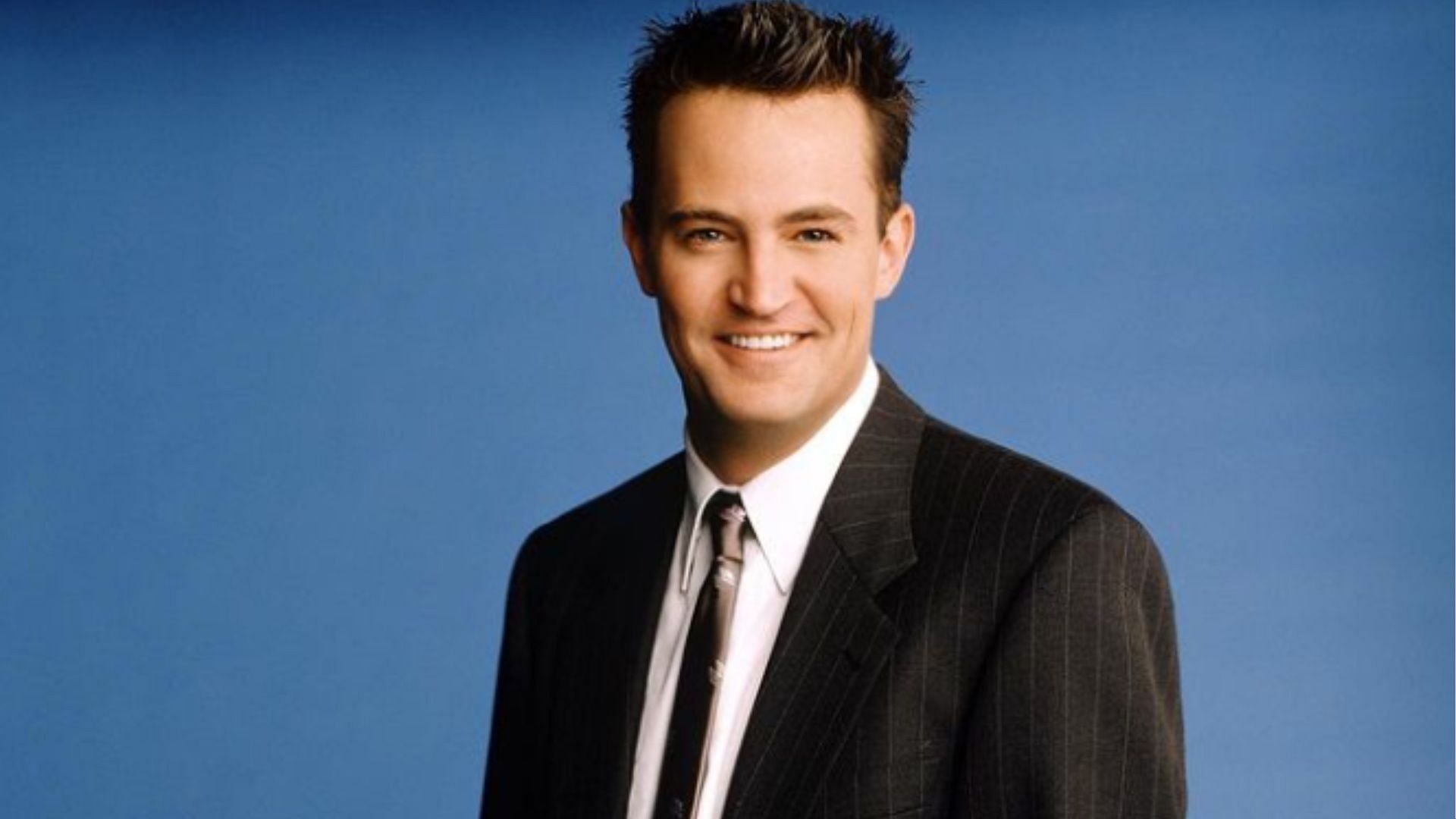 Fact Check: Was Matthew Perry missing a finger? Story behind gruesome ...