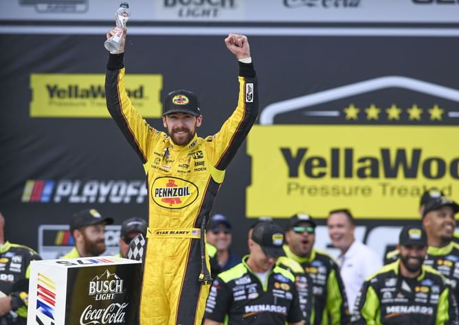 Ryan Blaney edges Kevin Harvick for a photo finish win at Talladega Cup Series race