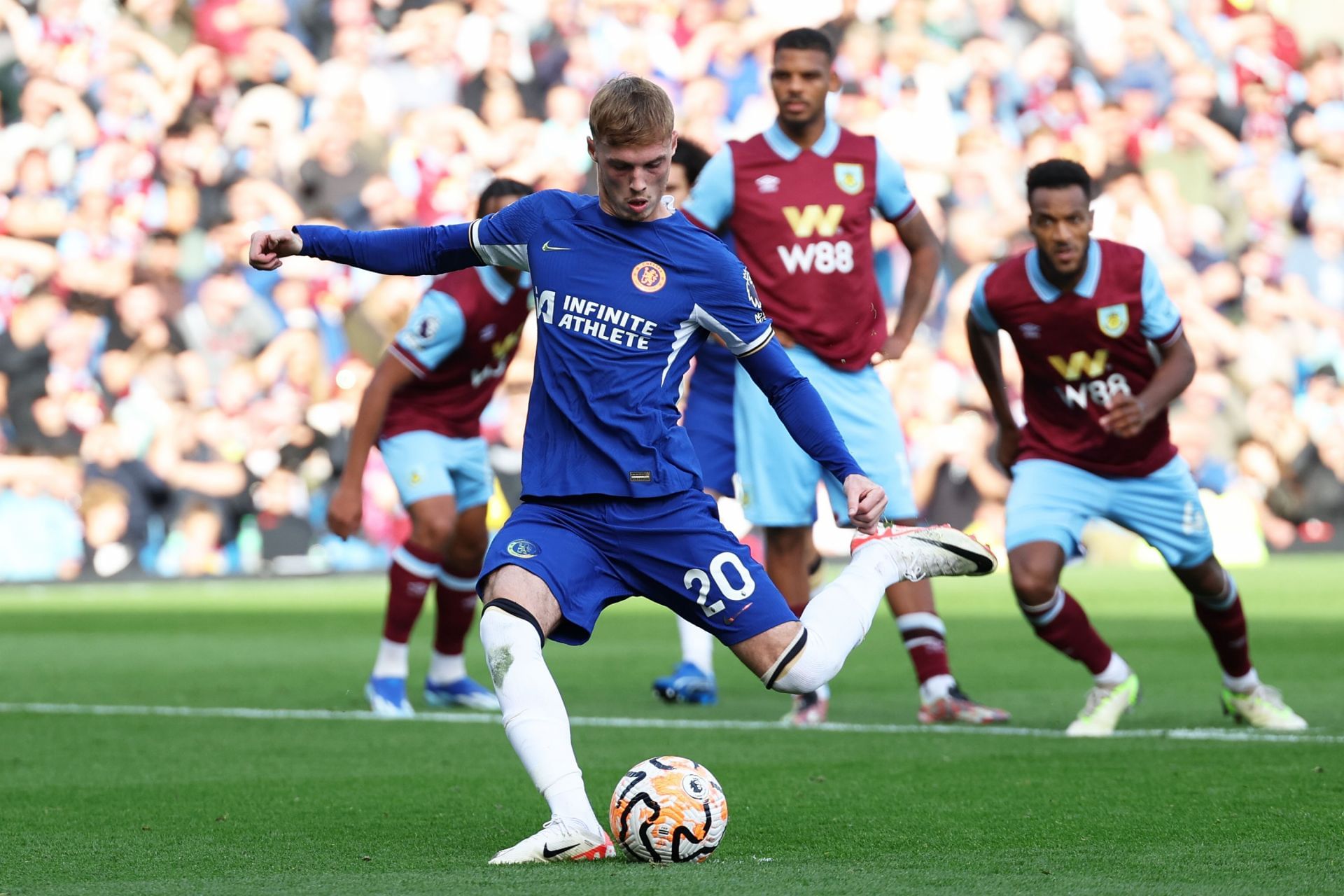 Burnley FC v Chelsea FC - Premier League