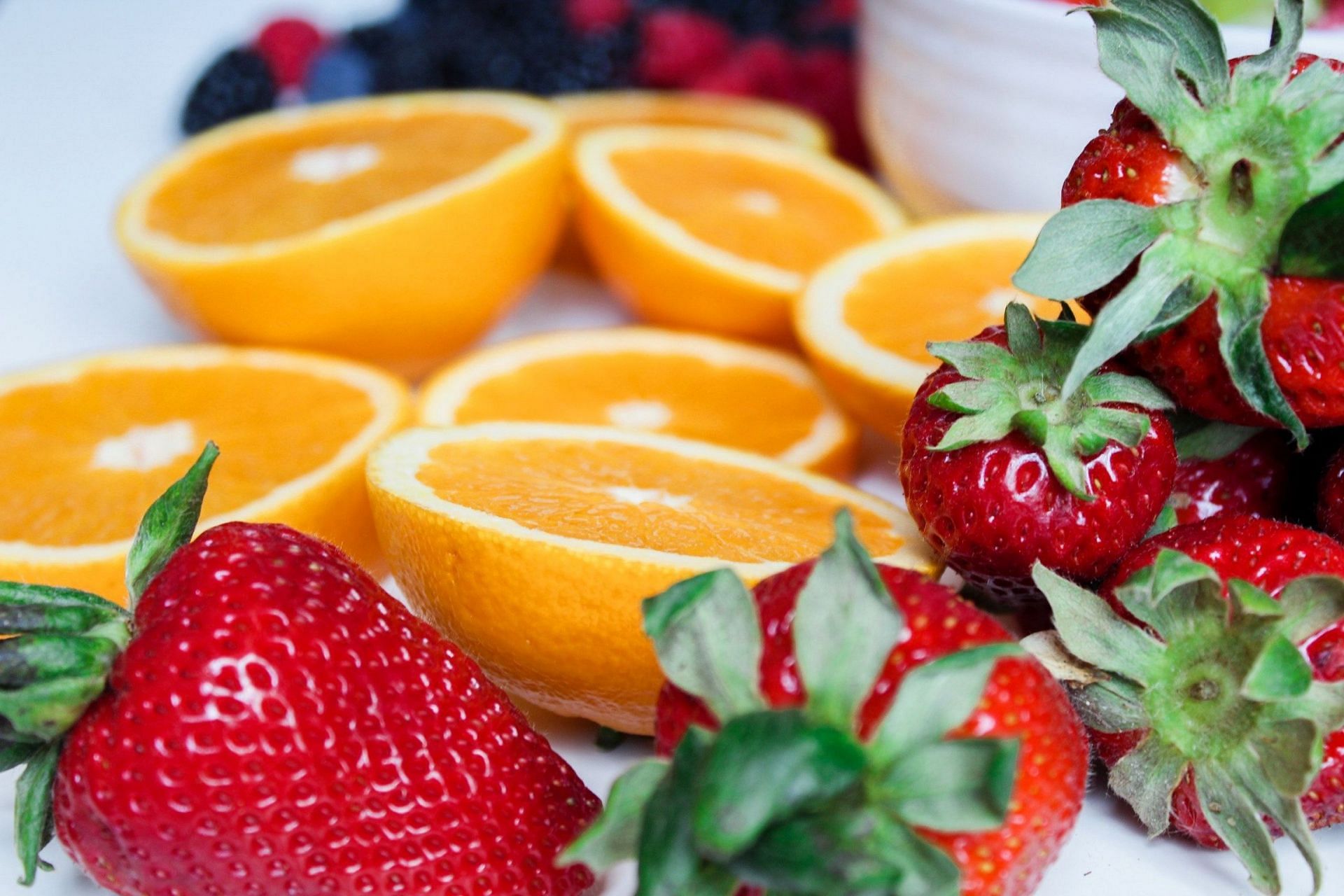 Eating fruits as an evening snack (image sourced via Pexels / Photo by Jane Doan)