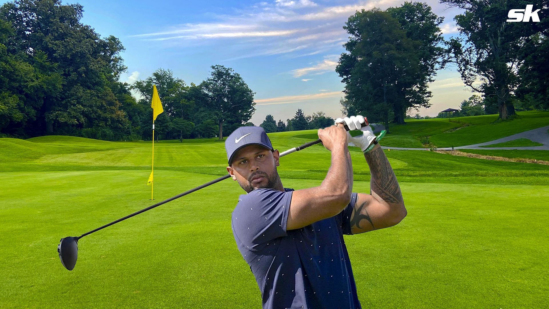 Aaron Hicks swings golf club as good as his baseball bat