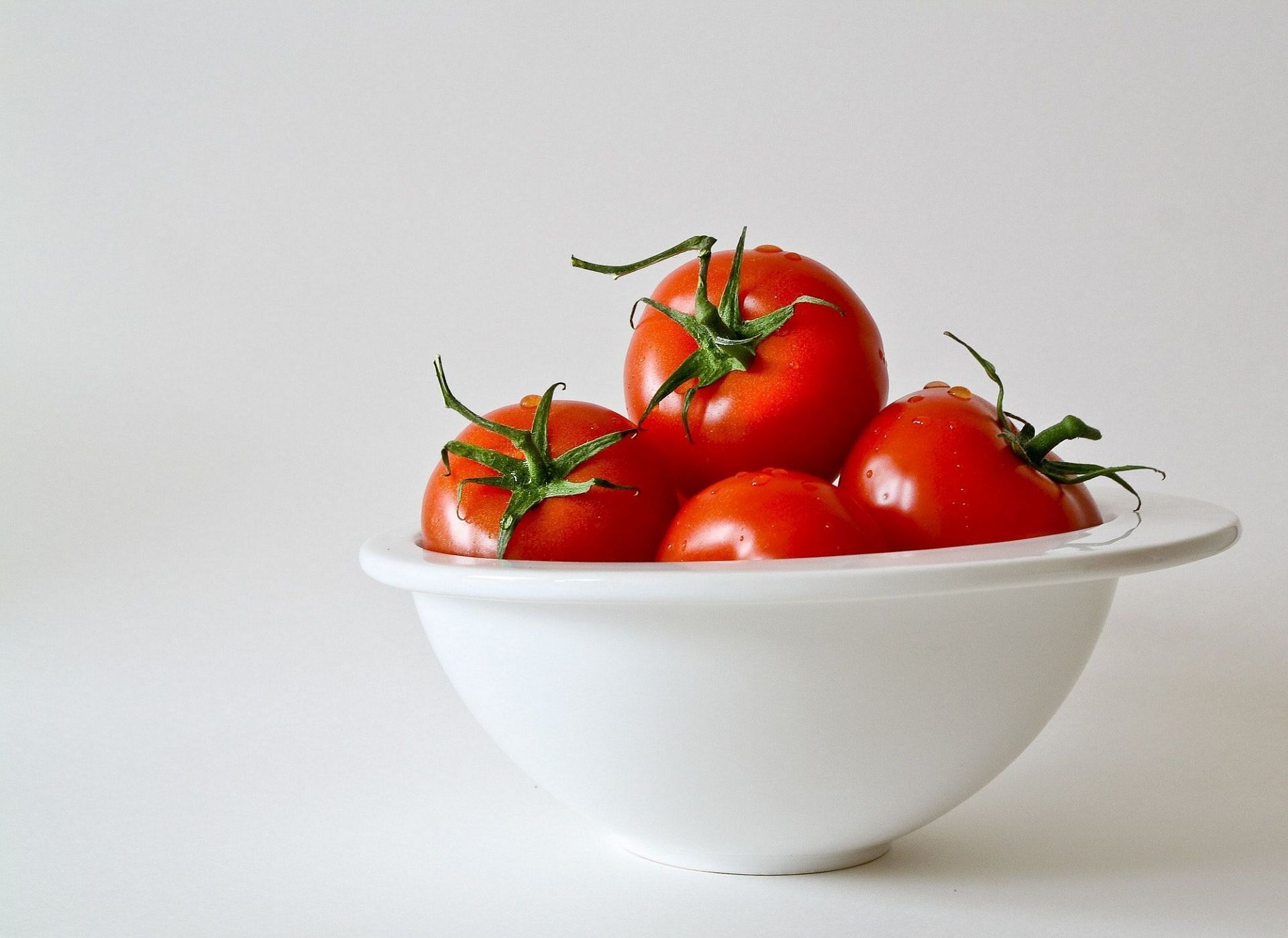 Using Tomatoes to avoid water weight (image sourced via Pexels / Photo by PixaBay)