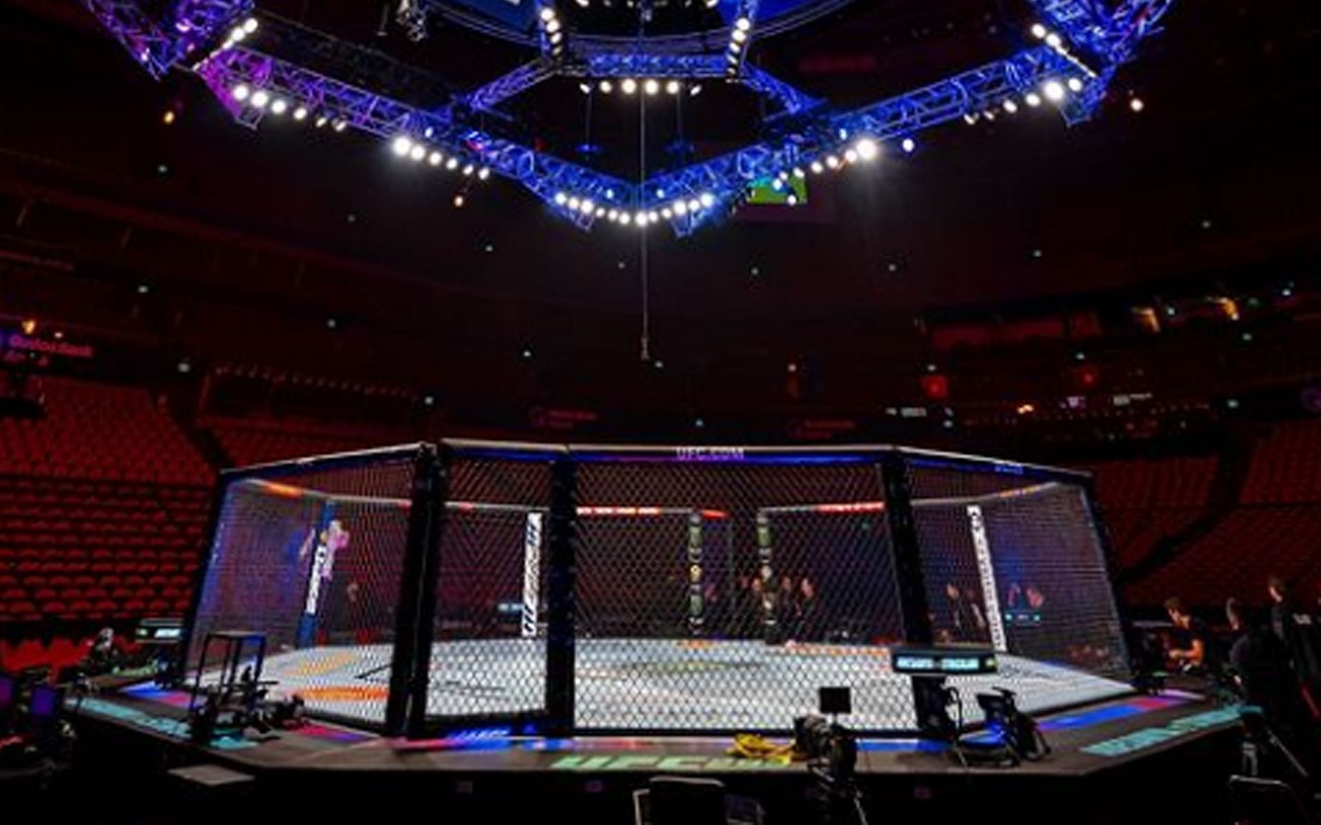 The octagon will witness violence on October 7 (Image via @ufc 
