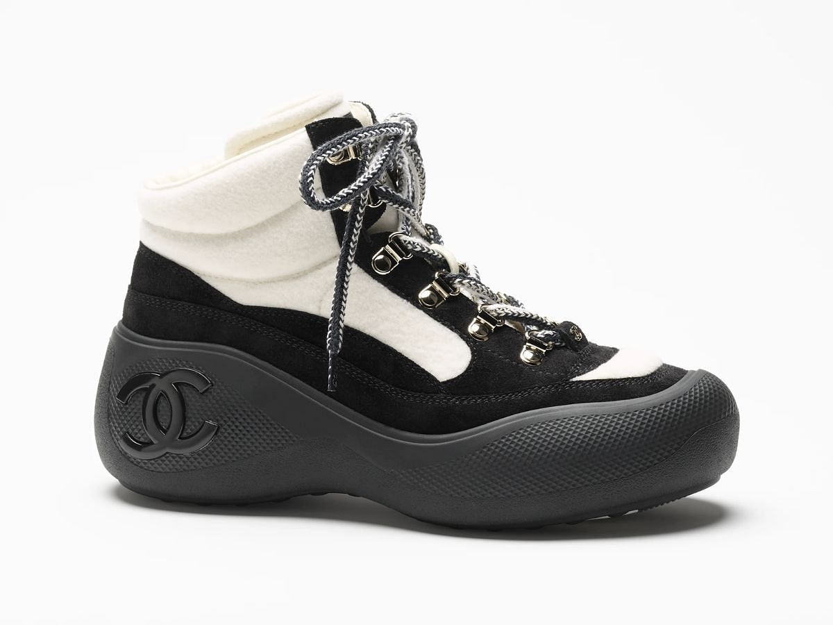 The Wool and Suede Calfskin &quot;Ivory and Black&quot; (Image via Chanel)