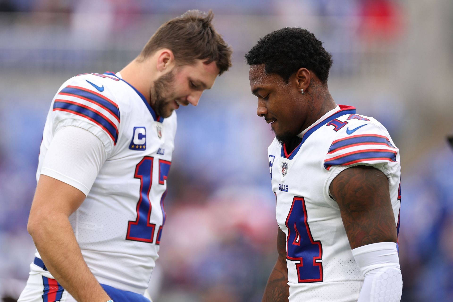 Bills QB Josh Allen (l) and WR Stefon Diggs (r)