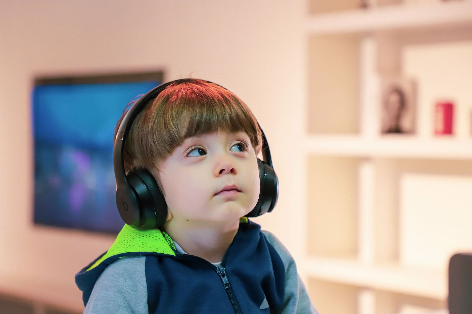 As much as atypical hearing colors sounds, it can occur in children with autism. (Image via Unsplash/ Alrireza Attari)