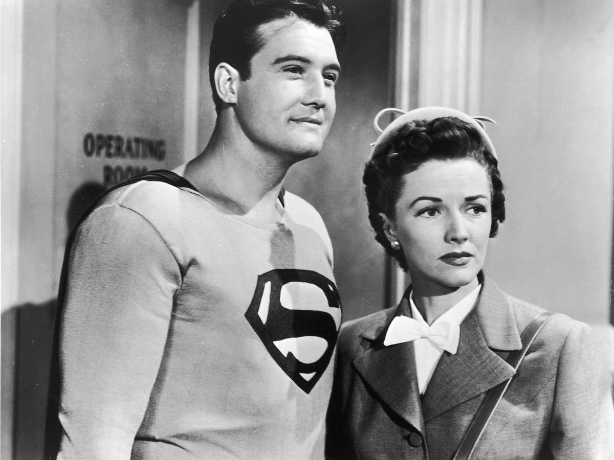 Phyllis Coates (right) as Lois Lane in the television series The Adventures of Superman (image via The Independent)