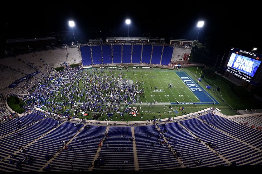 What is Wallace Wade Stadium's capacity?