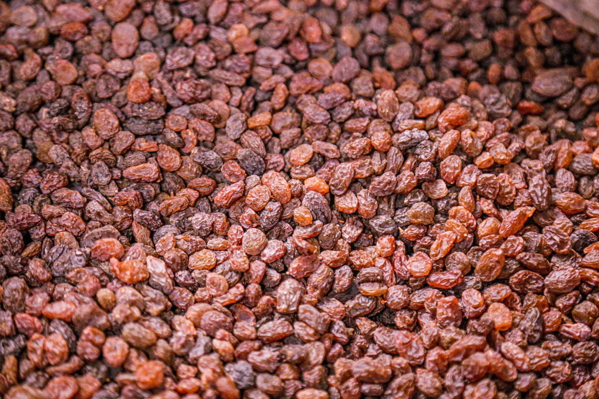 Raisin (Image via Unsplash/Syed f)