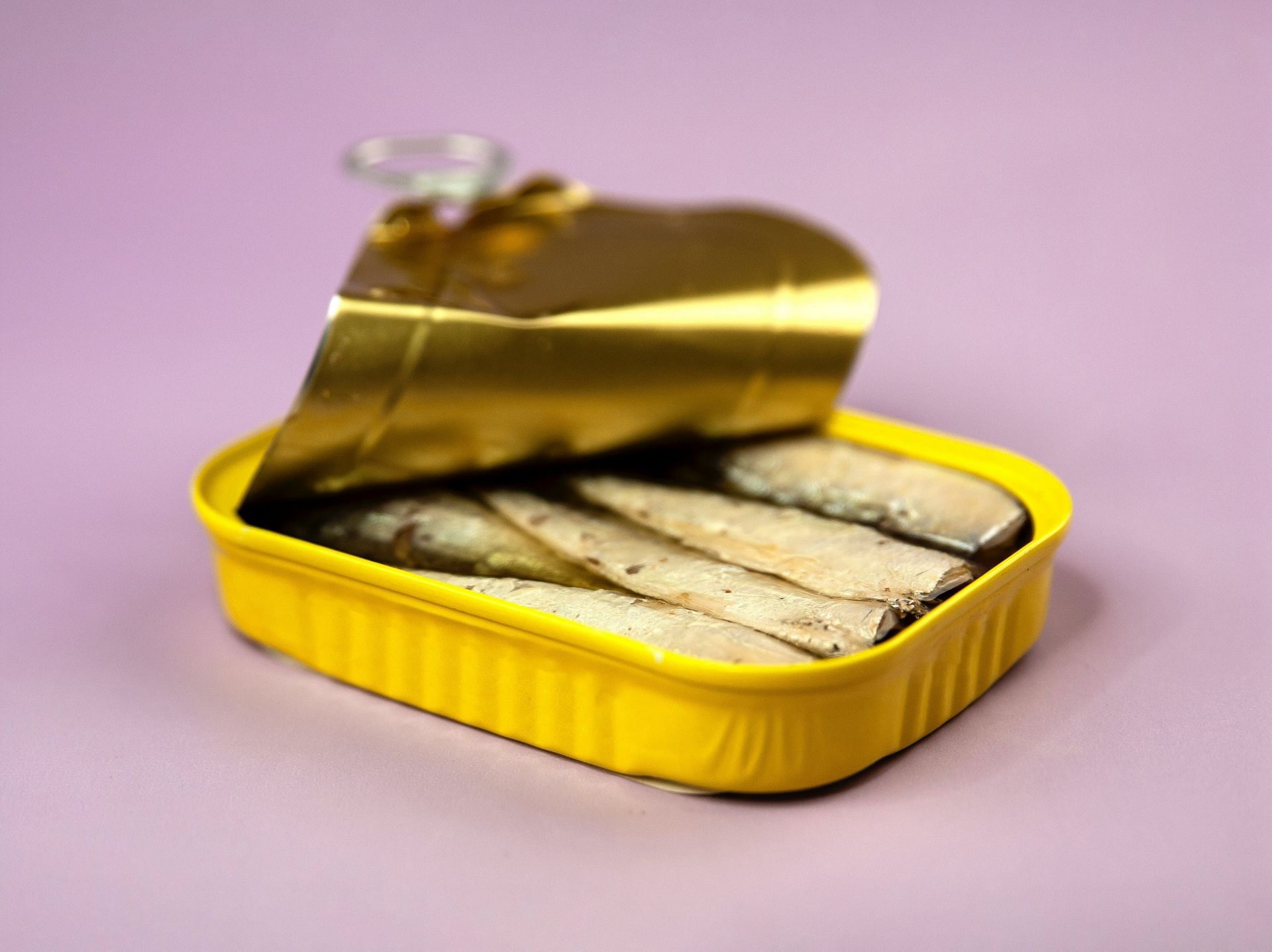 Cons of having canned fish (image sourced via Pexels / Photo by Karen)