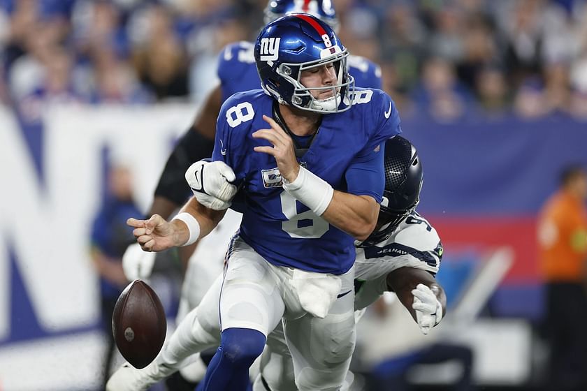 Daniel Jones gets grilled by fans after Giants QB fumbles ball vs