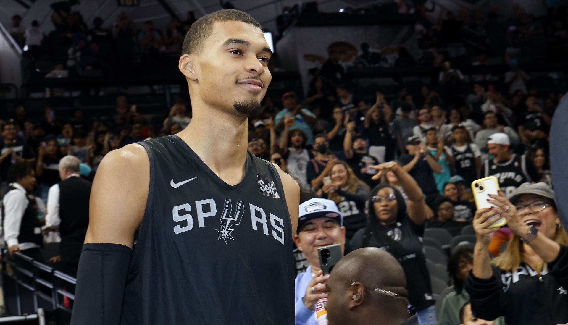 San Antonio Spurs Silver &amp; Black Scrimmage