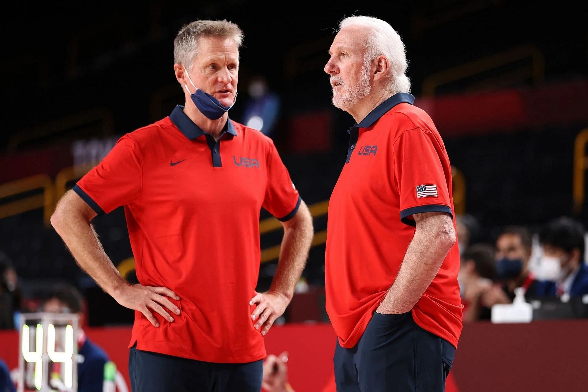Golden State Warriors coach Steve Kerr (L) and his San Antonio Spurs counterpart Gregg Popovich (R) 
