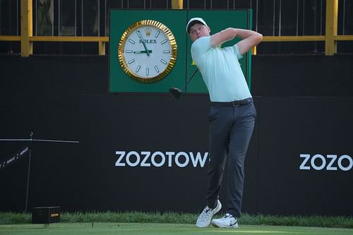 Cam Davis of Australia hits his tee shot on the 18th hole ahead of ZOZO Championship (Image via Getty)