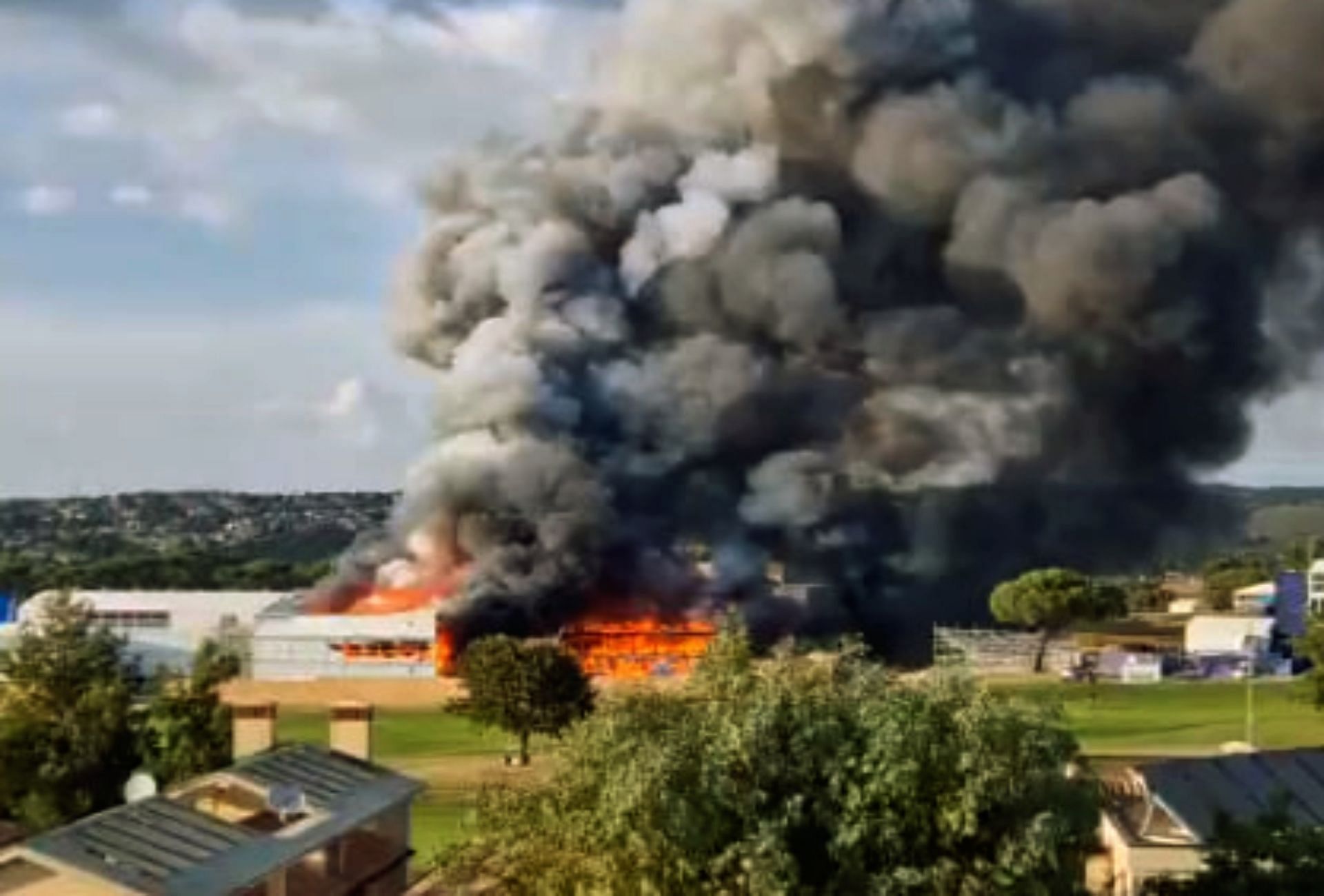 Fire at Marco Simone Golf &amp; Country Club, home of the 2023 Ryder Cup, 5 October 2023 (Image via X @NUCLRGOLF).