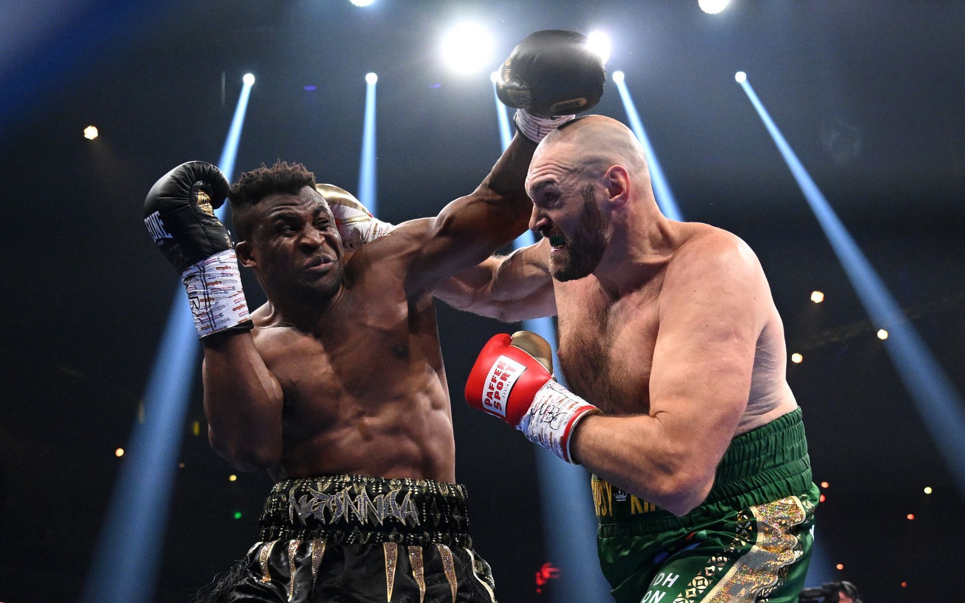 Francis Ngannou vs Tyson Fury. [via Getty Images]