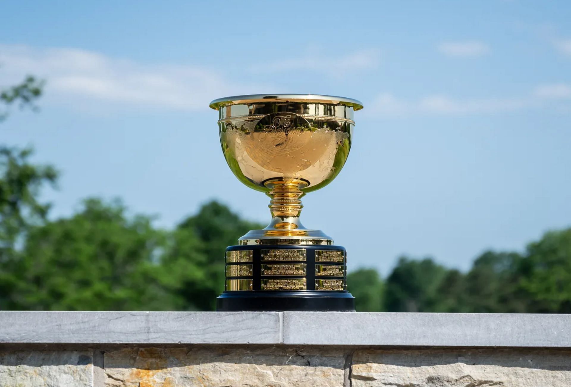 Presidents Cup trophy (Image via www.presidentscup.com).