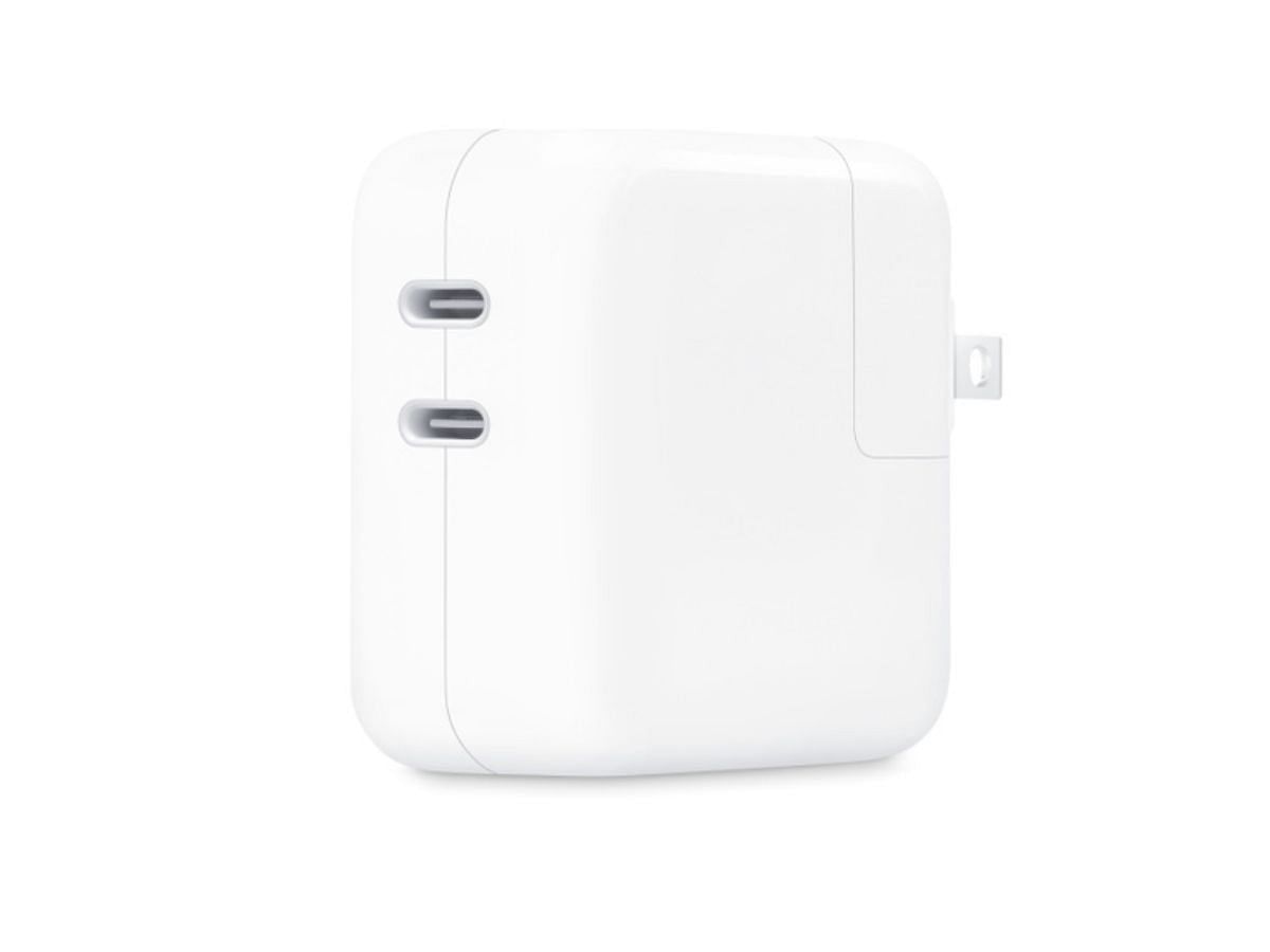 The 35W Dual USB-C Port Power Adapter allows users to charge two devices at once. (Image via Apple)