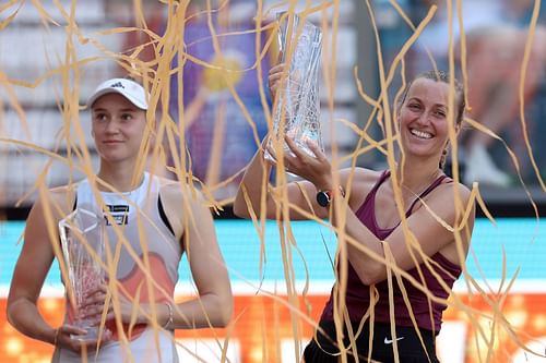 Petra Kvitova with the 2023 Miami Open trophy.