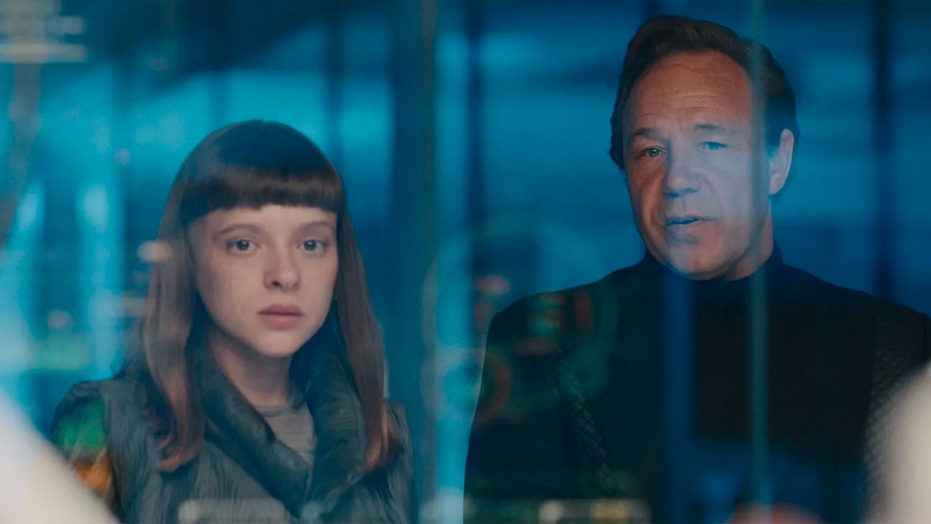 Actors Shira Haas and Stephen Graham in the Netflix series (Image via Netflix)