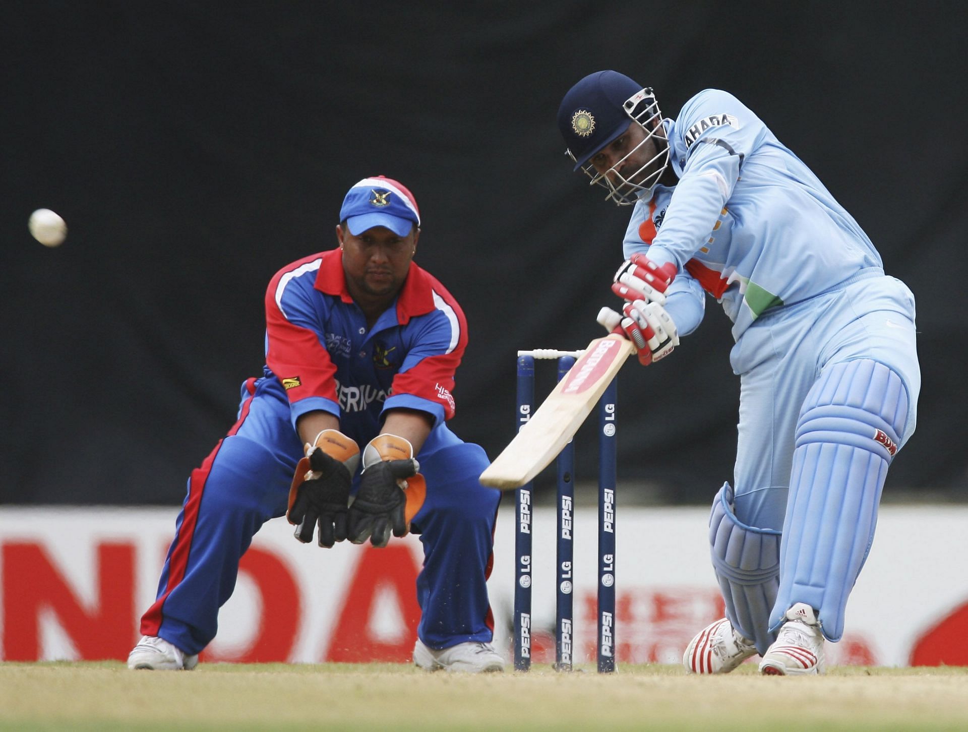 Sehwag tore into Bermuda&#039;s bowling attack