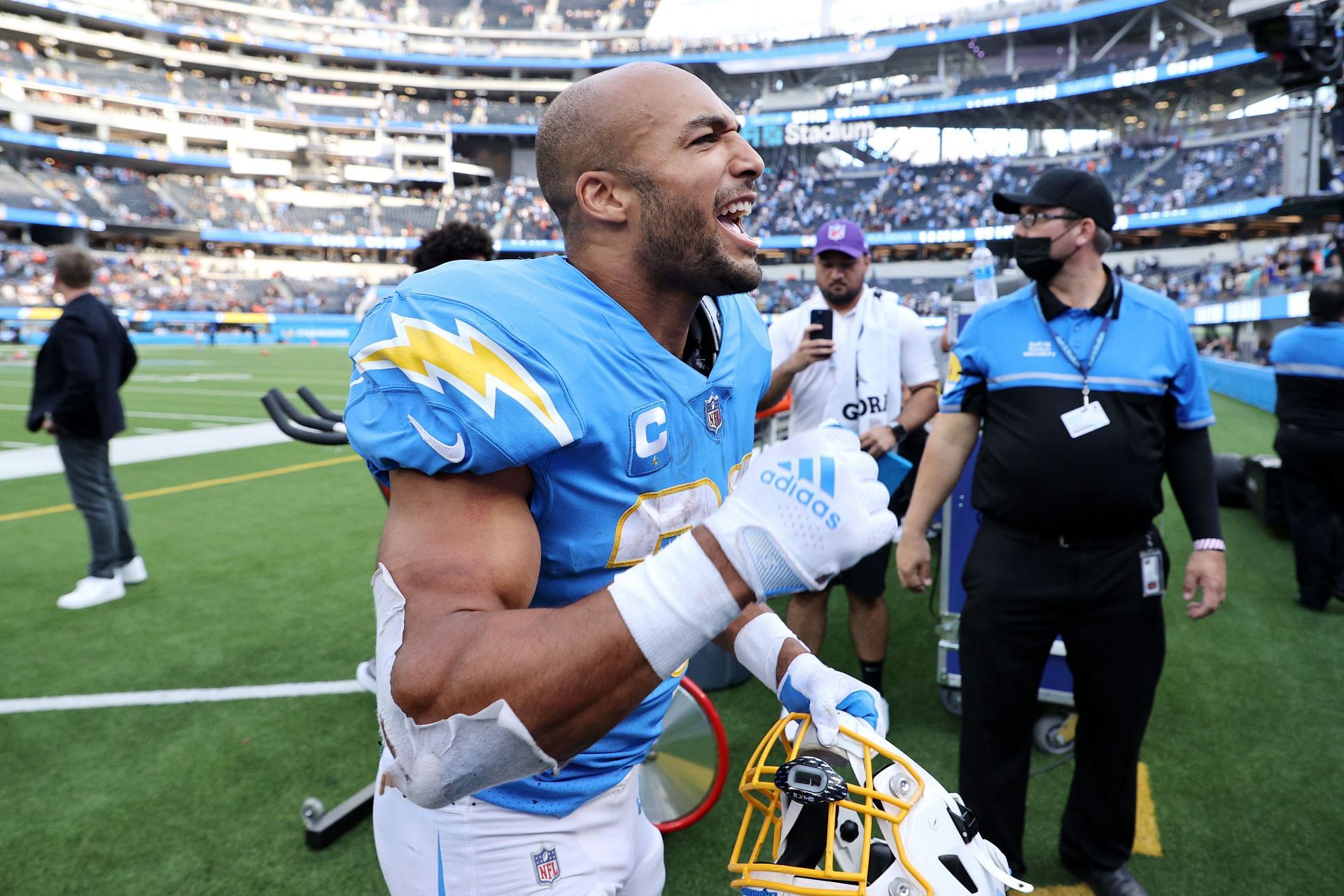 Cleveland Browns v Los Angeles Chargers