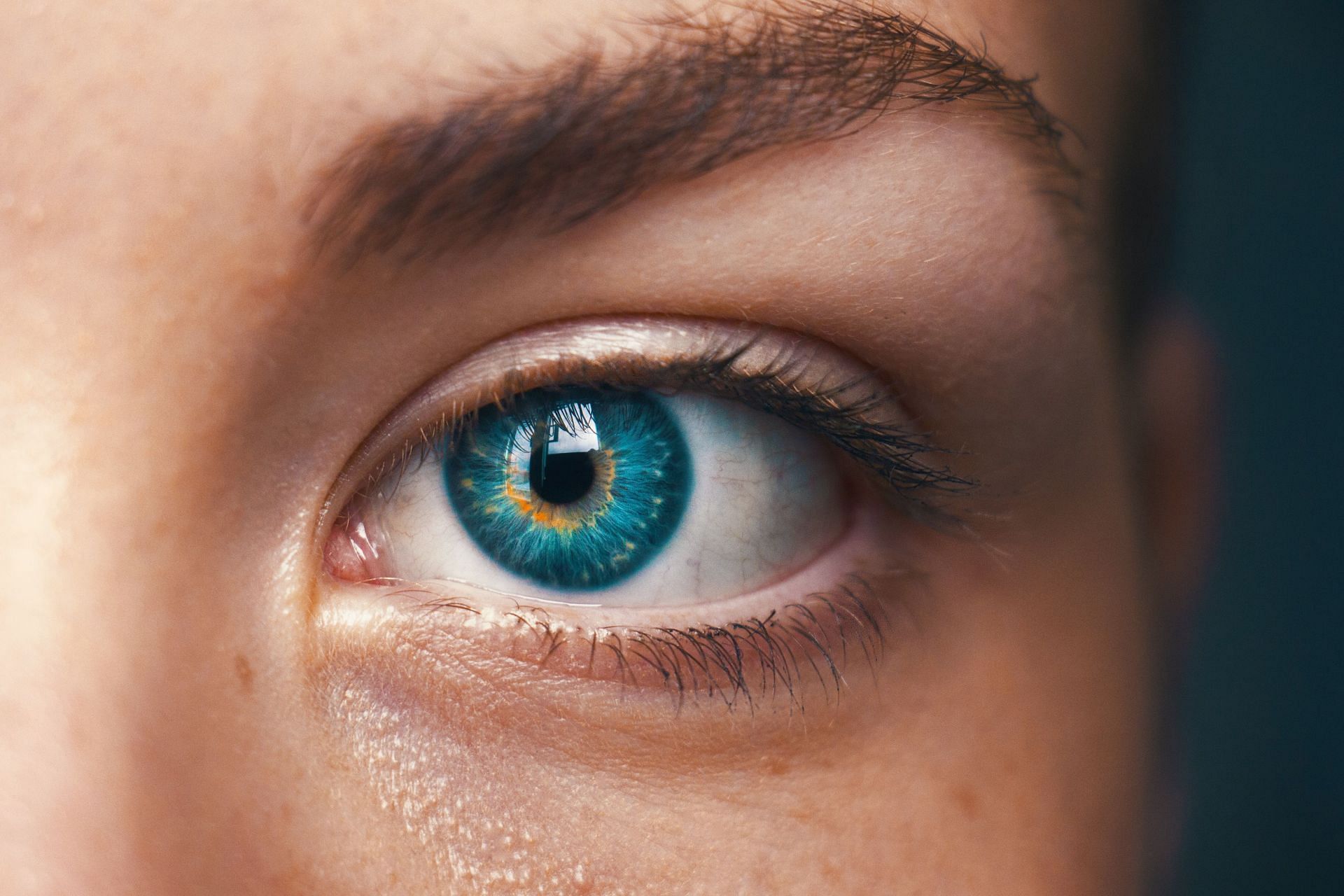 Dilated eyes (Image via Unsplash/Amanda)