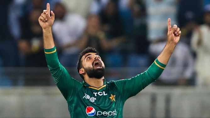 Why is Shadab Khan not playing today’s AUS vs PAK match of 2023 World Cup?