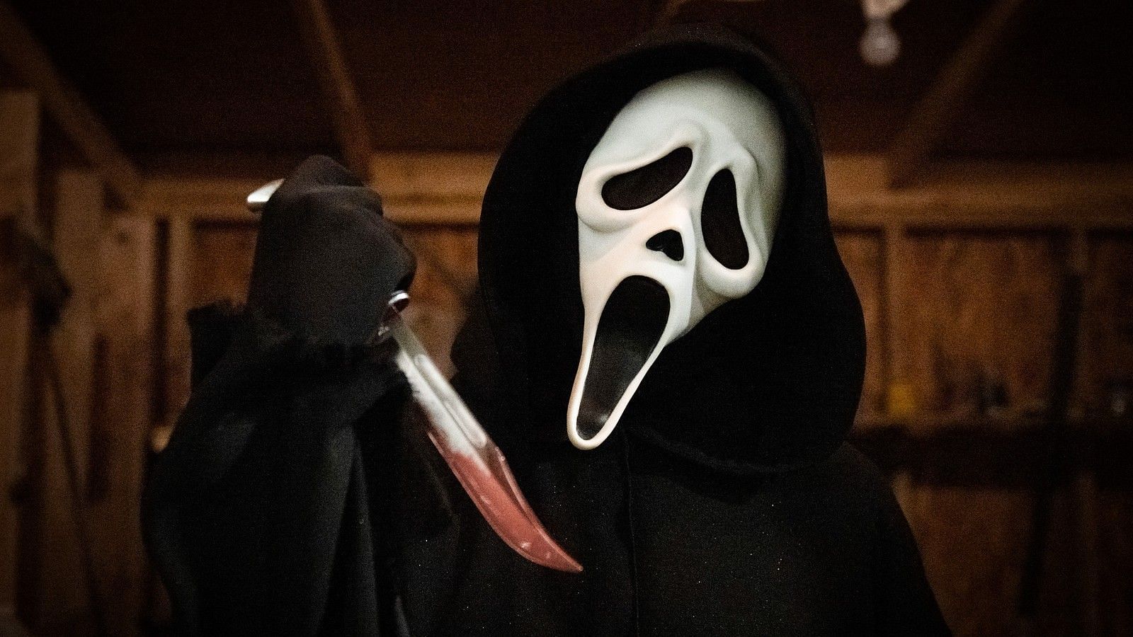 Scream is a clever, fun, slasher film that breaks the fourth wall and plays with genre conventions. (Image via Netflix)