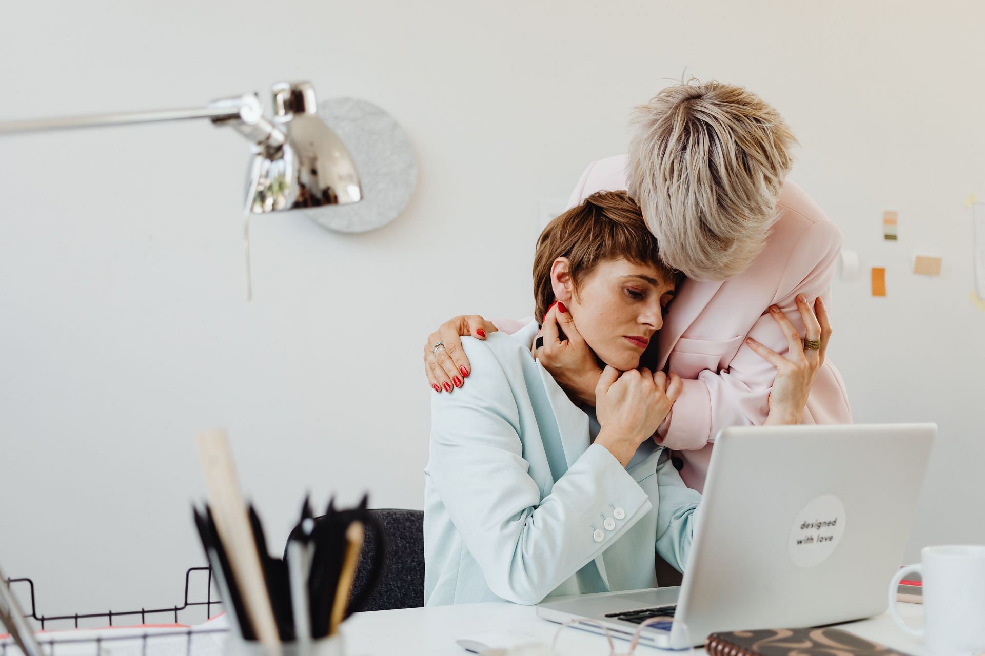 Snail girl trend is a new workplace trend. (Image via Pexels/ Karolina Grabowska)