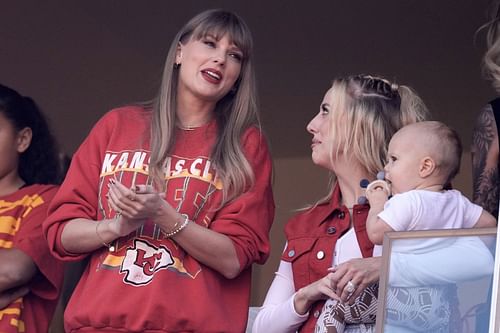 Taylor Swift watching Travis Kelce