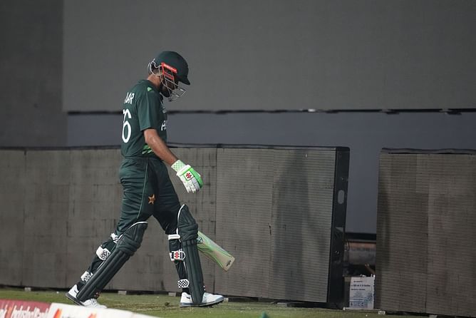"Babar and many others should learn from King Kohli"- Harbhajan Singh takes a dig at Virat Kohli-Babar Azam comparisons
