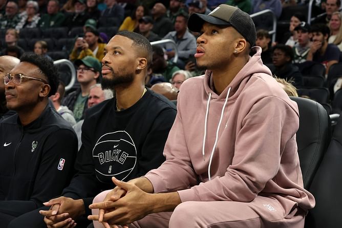 "I’ve been with the Bucks for 11 seasons" - Giannis Antetokounmpo appalled at "insane" attention Damian Lillard gets on-court
