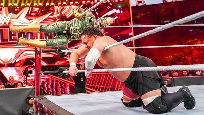 WWE Hall of Famer reveals reason for traditional reaction to Rey Mysterio’s finisher