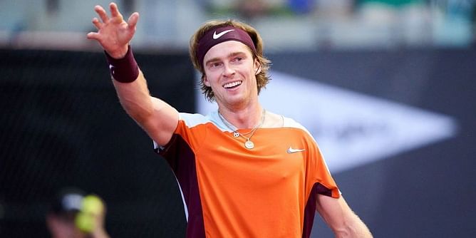 "I have music on my iPhone but still it's nice" - Andrey Rublev on receiving Linkin Park CD at Shanghai Masters, reveals other gifts he got from fans