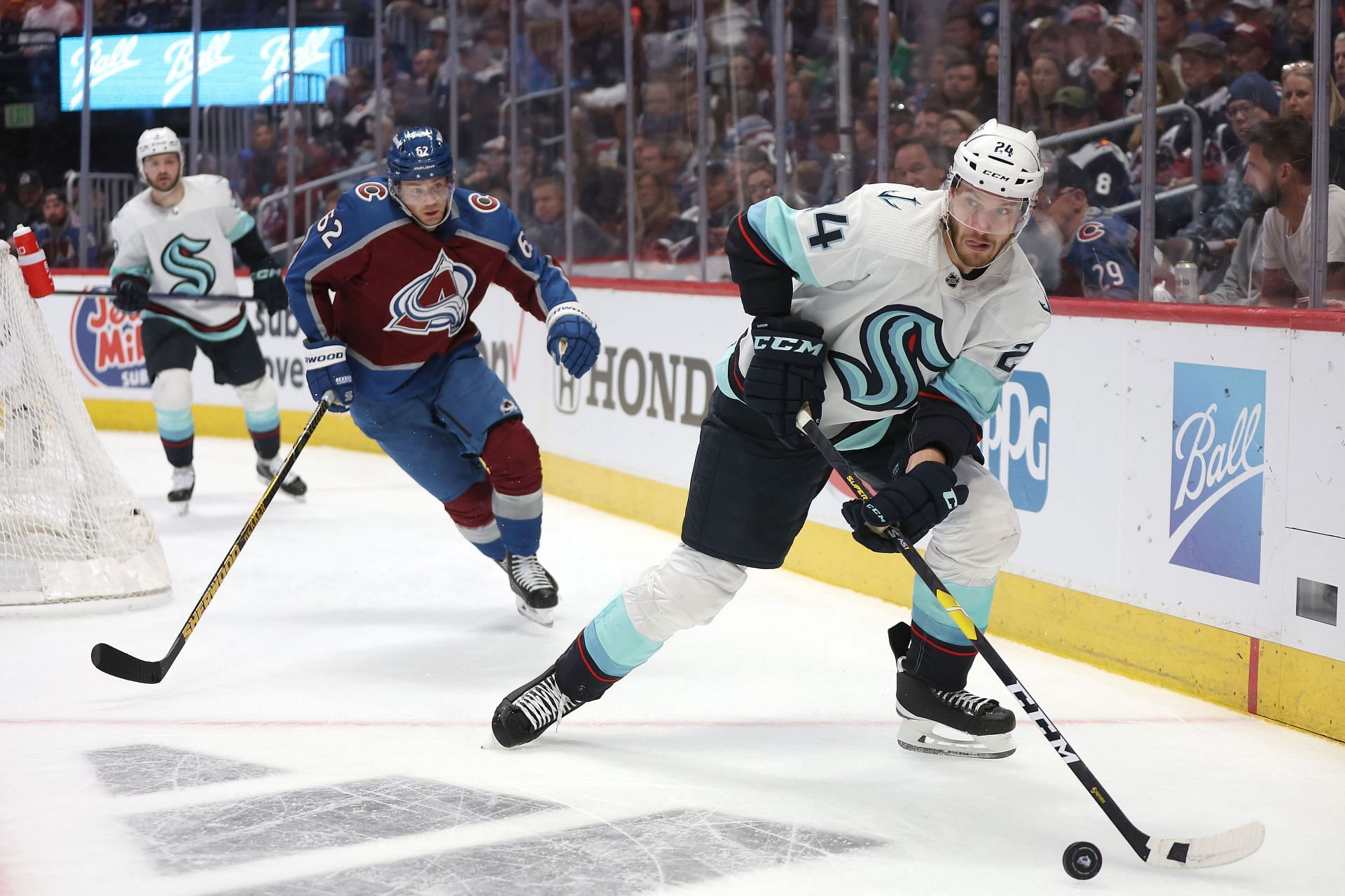 Colorado Avalanche vs Seattle Kraken Live streaming options, where and