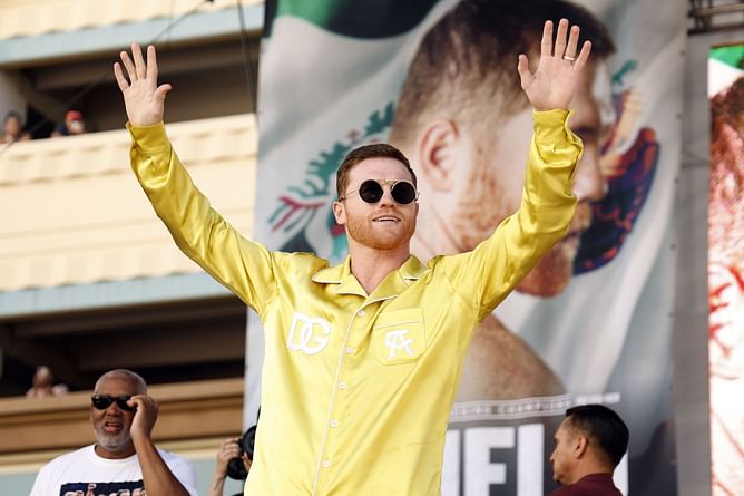 WATCH: Canelo Alvarez receives good luck charm from his daughter prior to Jermell Charlo showdown
