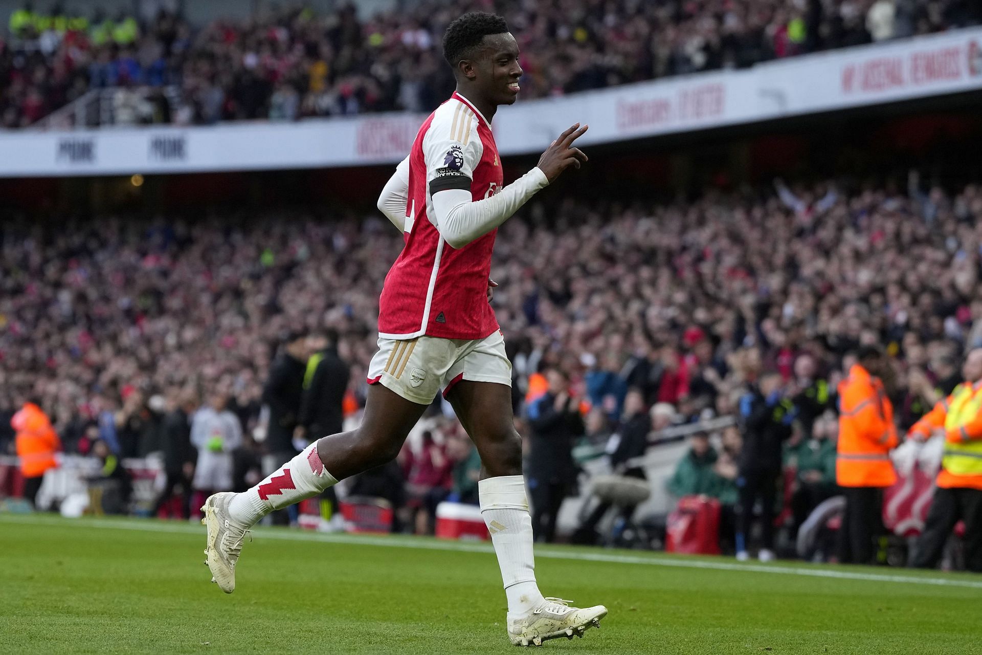 Nketiah completed a sensational hat-trick against the Blades.