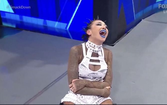 Shotzi pins reigning champion in a major upset on SmackDown