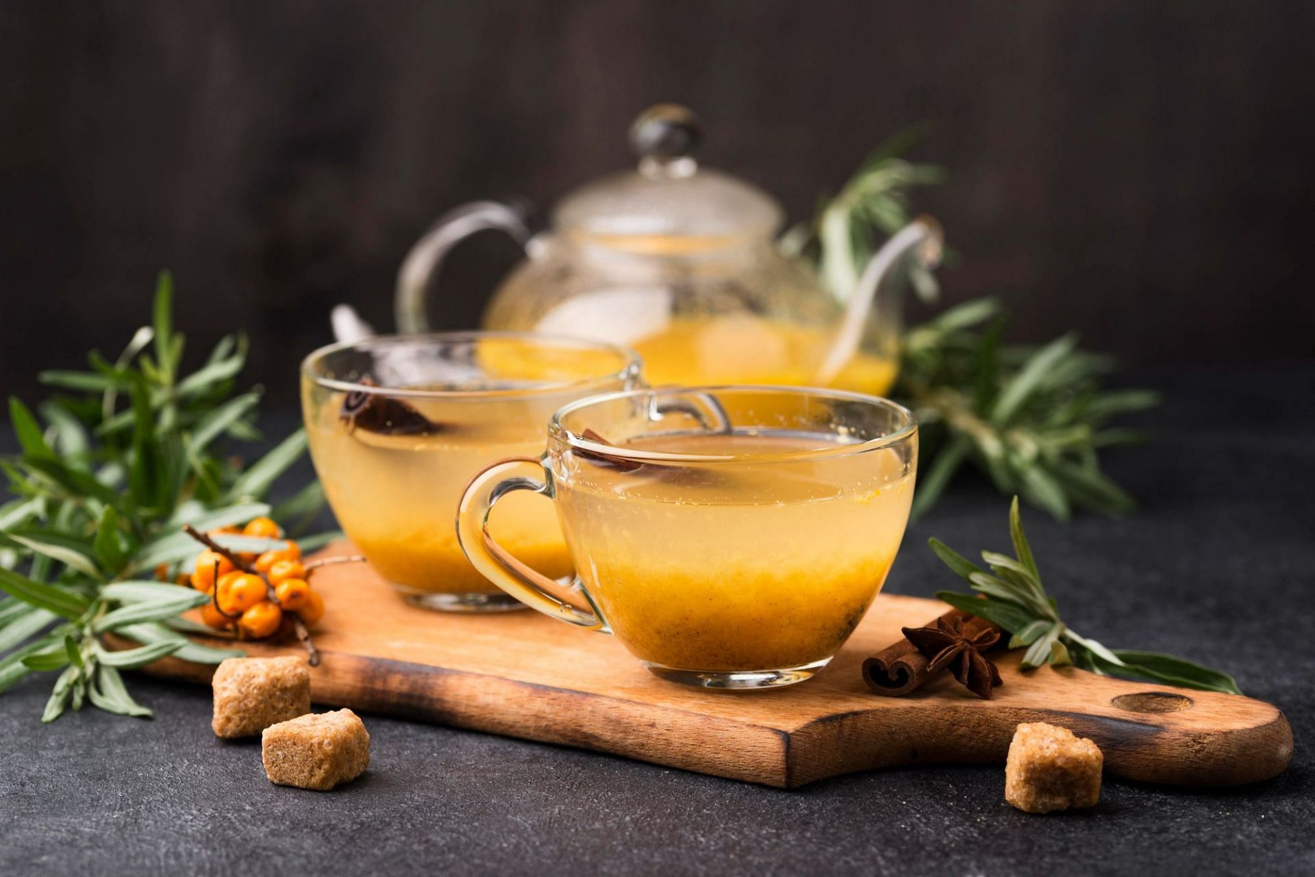 Various herbal drinks for weight loss (Image by Freepik)