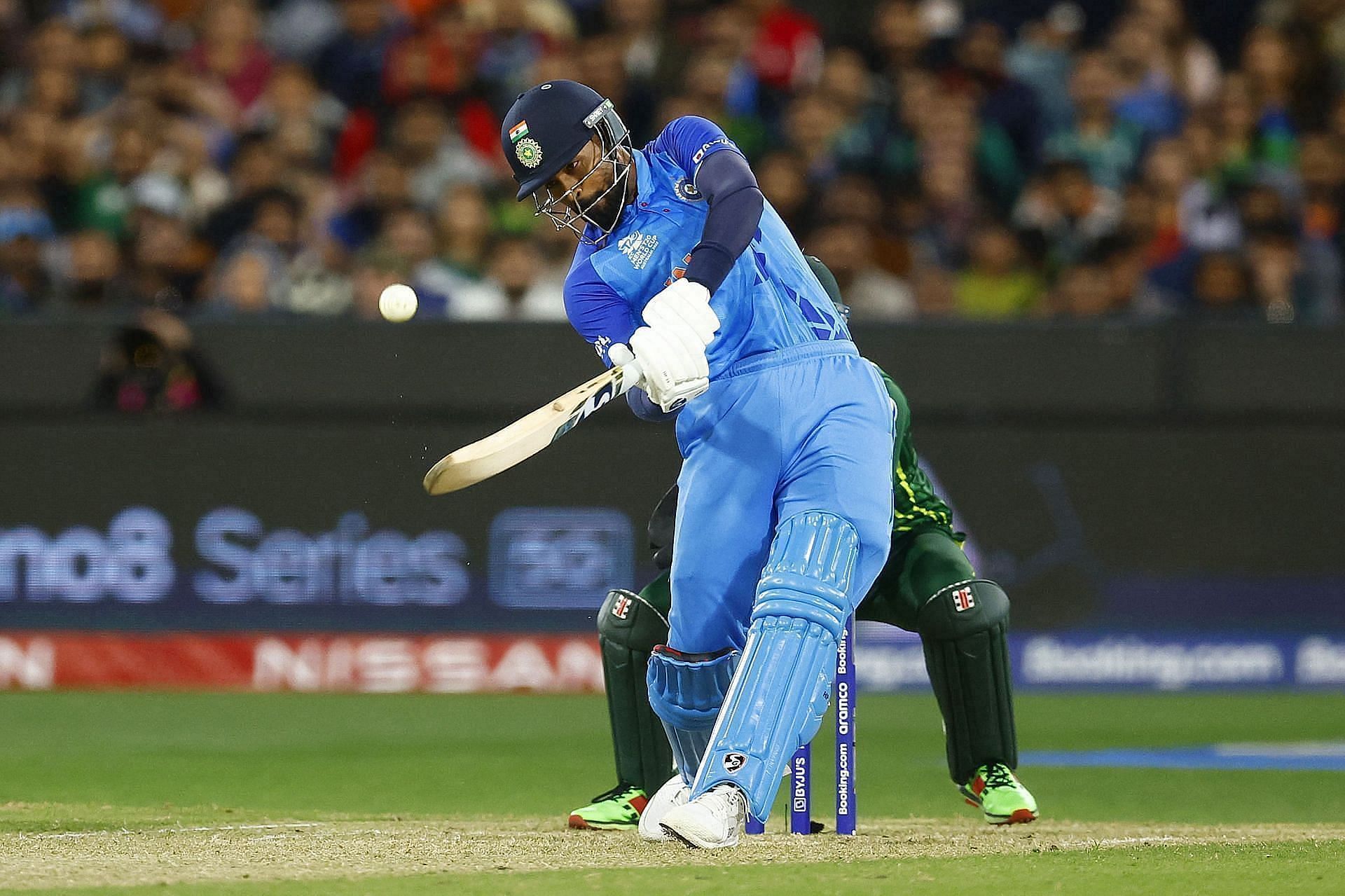 Hardik-Pandya-of-India-bats-during-the-ICC-Men-s-T20-World-Cup-match-between-India-and-Pakistan.jpg (3000&times;1999)