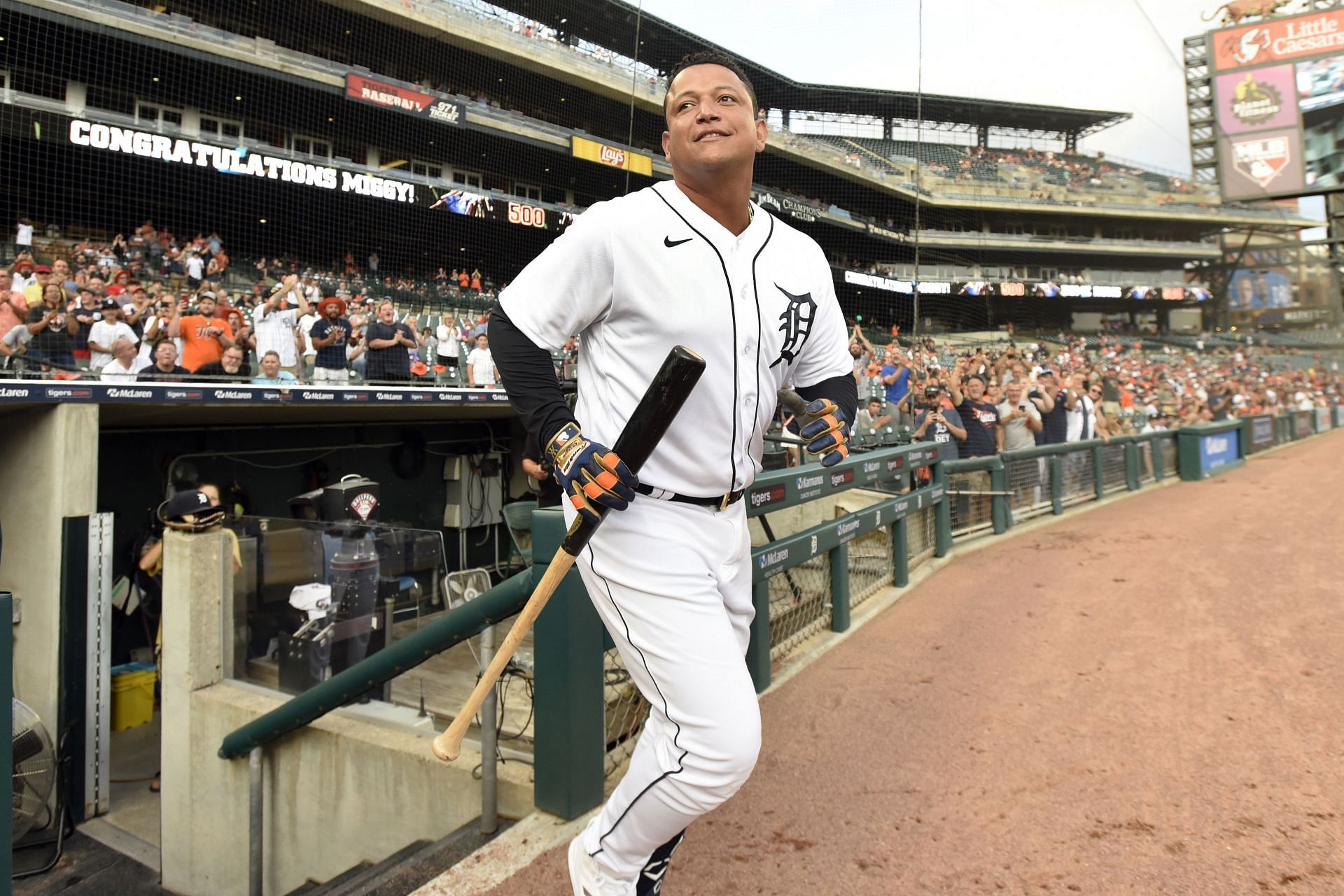 Tigers Cabrera&#039;s Farewell Baseball