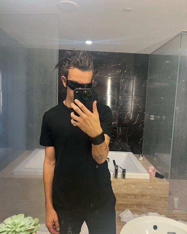 How much is Matty Healy Net Worth as of 2023?