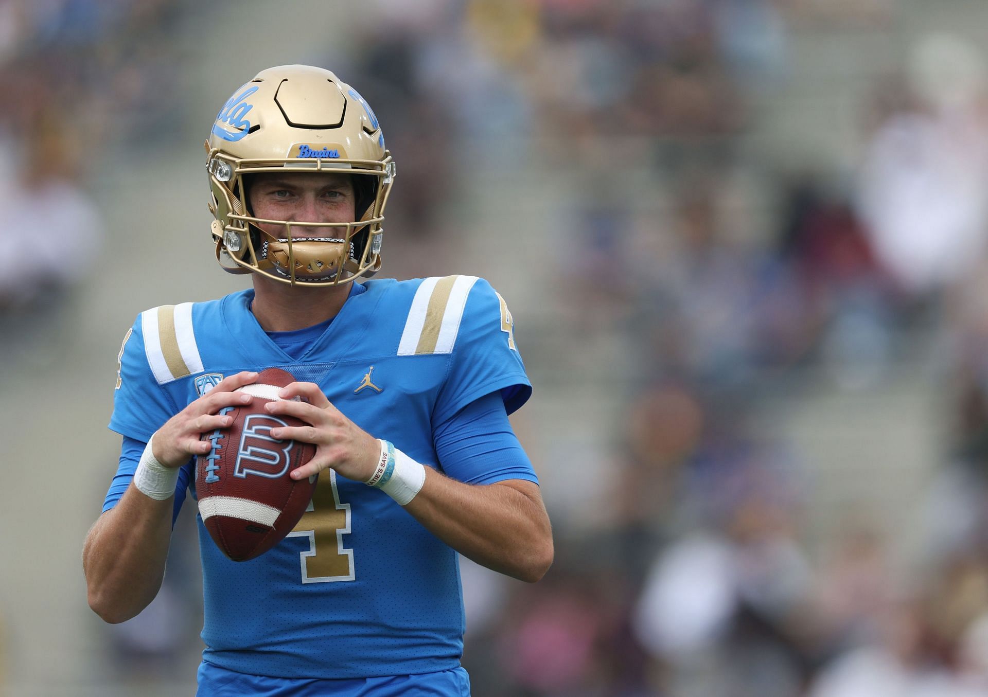 Top 5 Pac-12 uniforms in 2023 ft. Oregon, UCLA and more