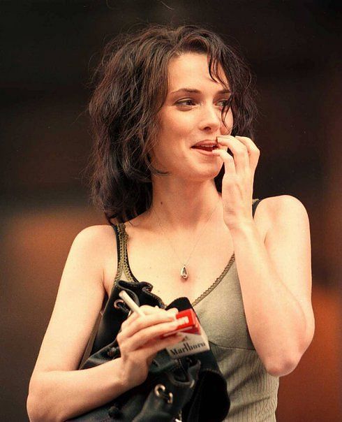 Is Winona Ryder married?