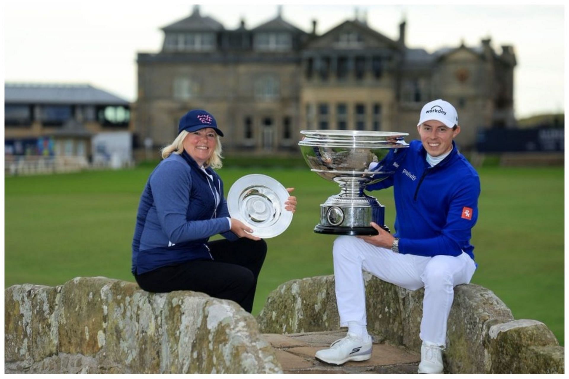 Matt Fitzpatrick poses with his mother after winning the Alfred Dunhill Links Championship 2023( Image via Twitter/com/DPWorldTour