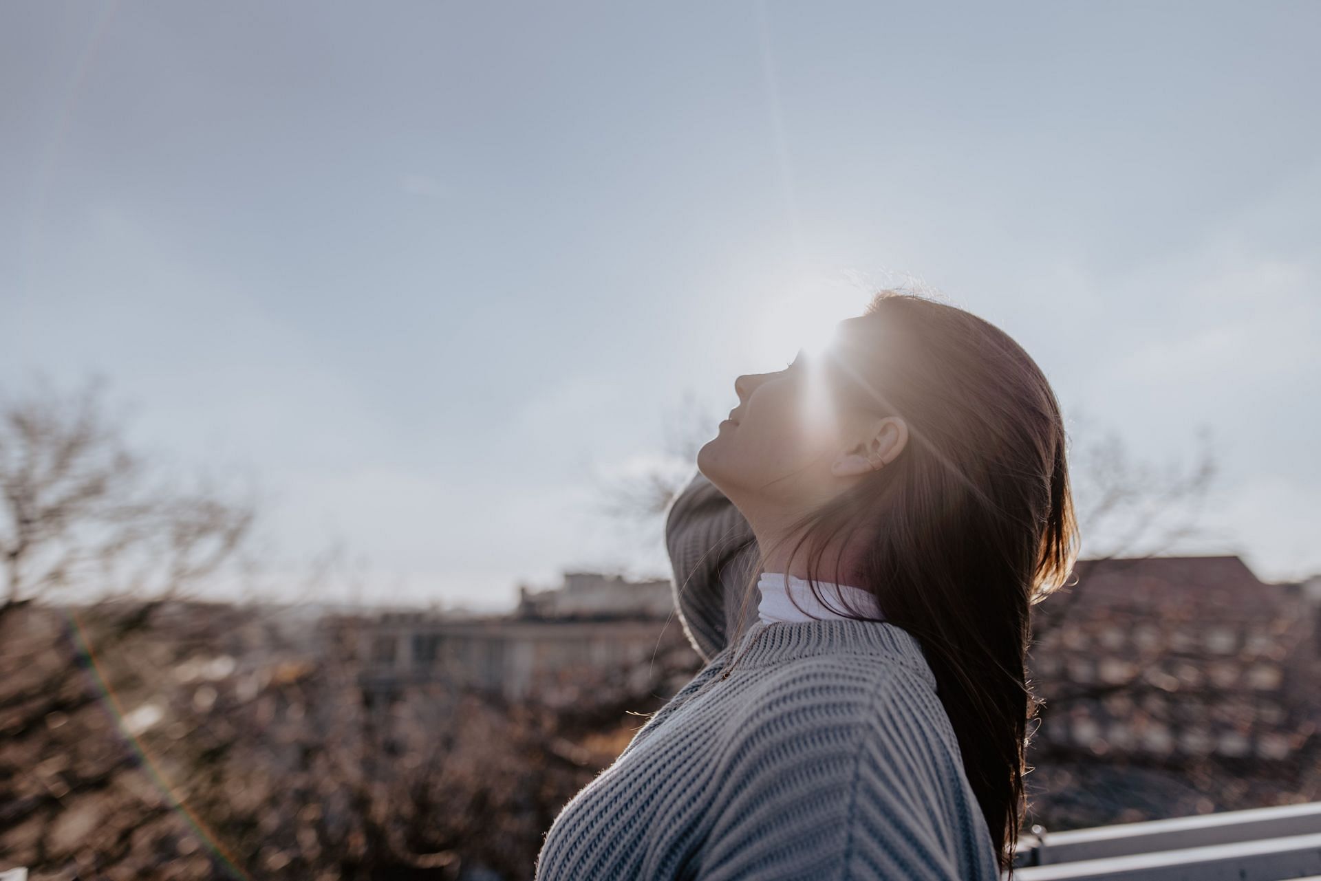 Boosts feel-good hormone in the brain (Image via Unsplash/Luana Niemann)