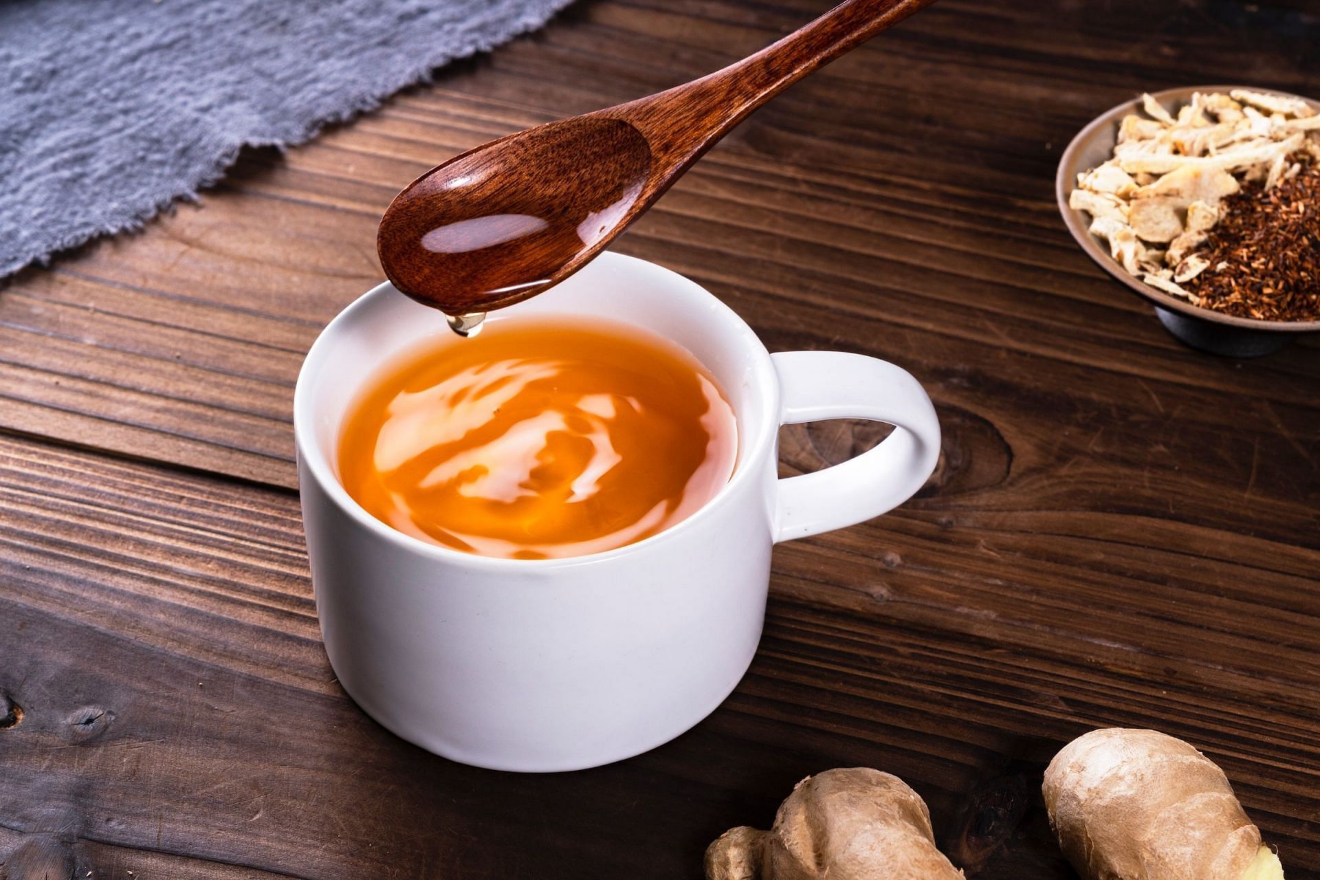 Ginger Tea is the best solution for a bad throat (Image via Unsplash/TeaCora Rooibos)