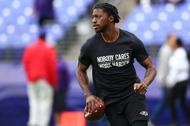Robert Griffin III of the Baltimore Ravens warms up prior to playing against the Cincinnati Bengals at M&amp;T Bank Stadium on October 13, 2019 in...
